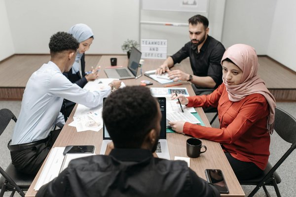 Générateur de questions pour TeamBuilding : un outil pratique et efficace pour l’organisation de votre événement d’entreprise