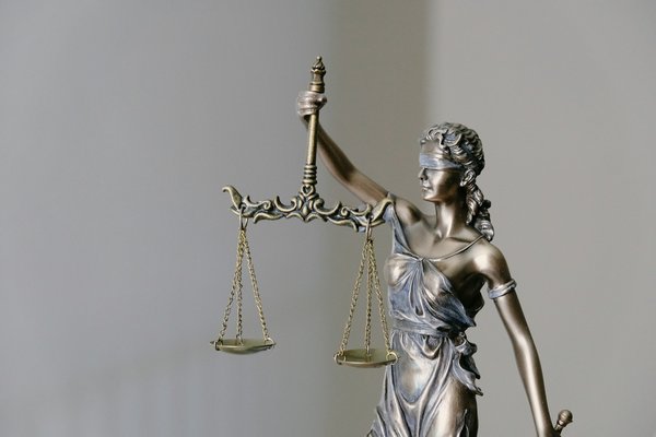 Comment une PME peut-elle se conformer aux nouvelles réglementations sur la transparence des pratiques commerciales?